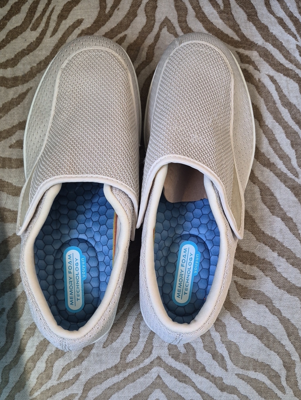 Diabetic /Swollen Feet Slip-On Shoes with Memory Foam Insole - Cream